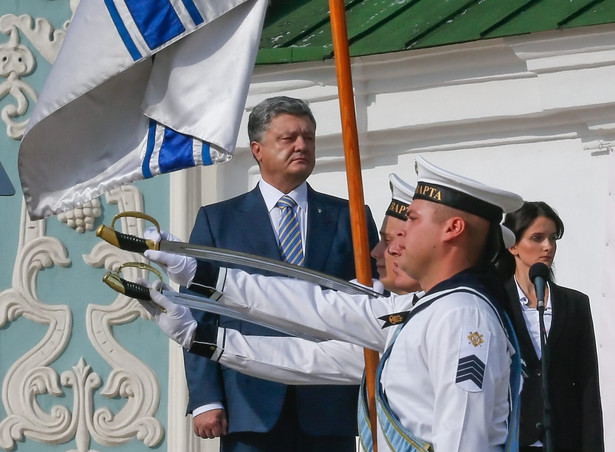 Poroszenko na obchodach Dnia Niepodległości: Wróg nie potrafił rzucić nas na kolana