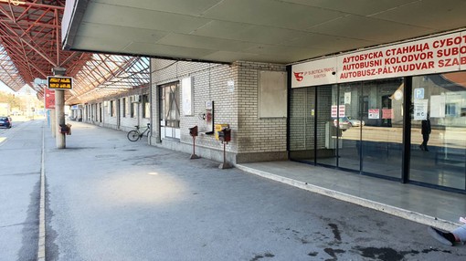 Autobuska stanica, ulaz