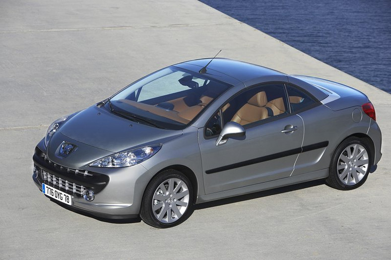 Peugeot w Genewie: niebo nad głowami w nowym 207 CC