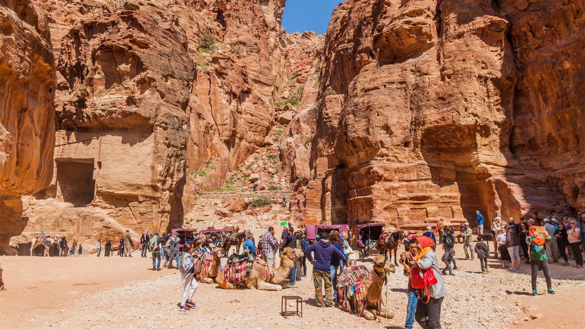 İordaniya Turistləri Cəlb Etmək üçün 80 Dollar Dəstək Təklif Edir