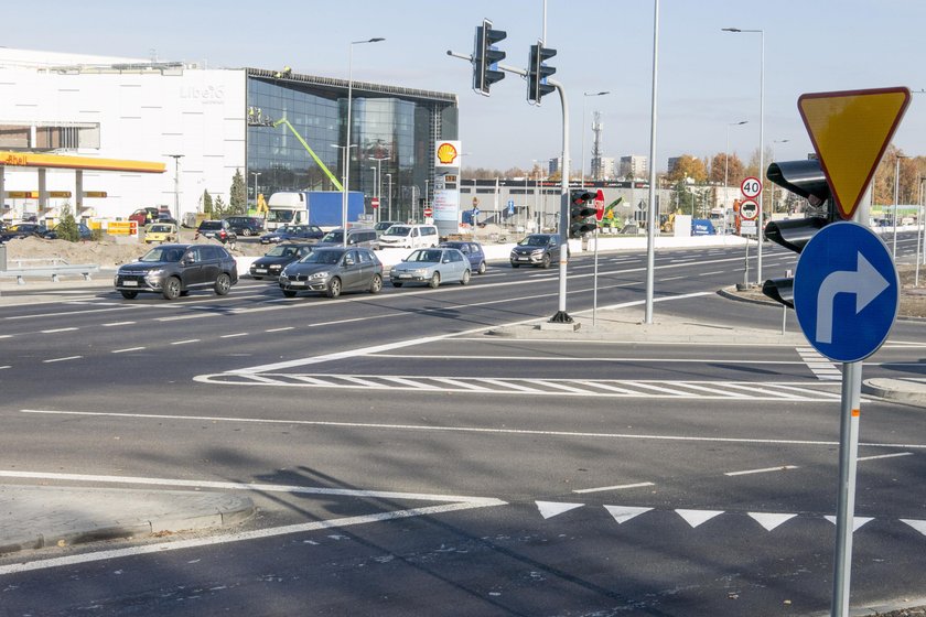 Katowice. Problemy z uruchomieniem pierwszego centrum przesiadkowego w Katowicach Ligocie