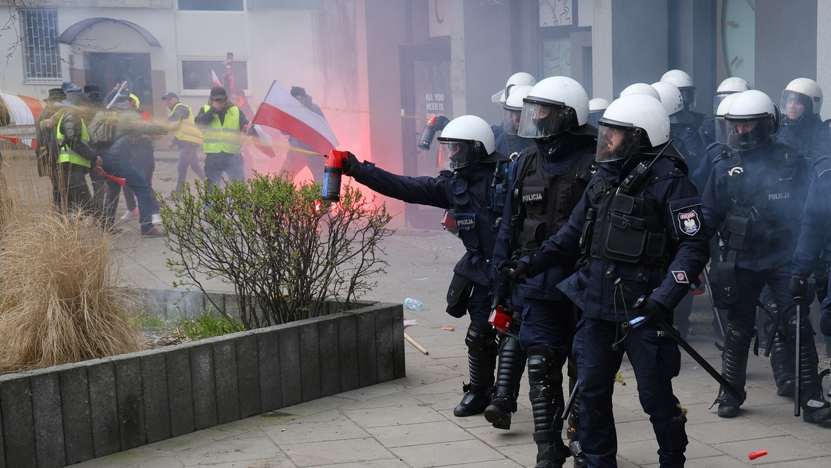 Dane policjantów trafiły do sieci po proteście rolników. Dostają groźby