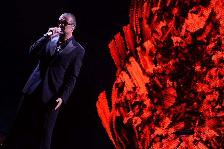 George Michael zaśpiewał na charytatywnej gali w Paryżu