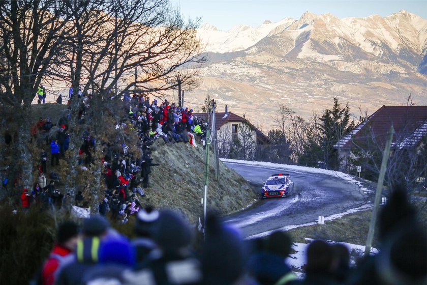 Rajd Monte Carlo: Hayden Paddon miał wypadek. Nie żyje 50-letni kibic