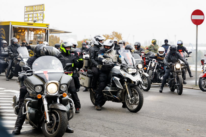 Motocykliści wspierają kobiety w Szczecinie