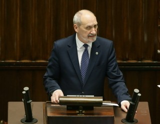 'Nieobliczalny polityk, do tego z własną armią'. Opozycja krytykuje projekt ws. obrony terytorialnej