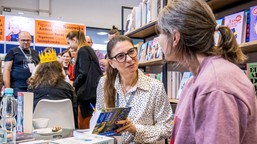 polki uwielbiają jej książki. na podstawie jednej powstał znany serial