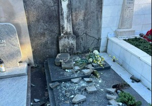 Jedan od oštećenih spomenika