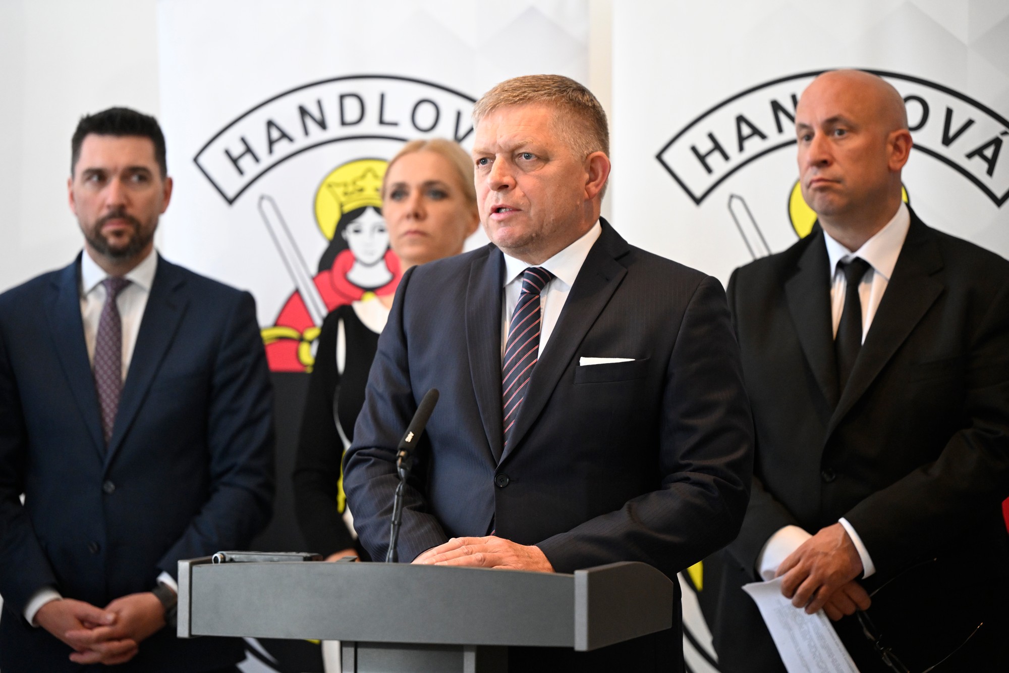 Predseda vlády SR Robert Fico (Smer-SD) na rokovaní vlády v Handlovej.