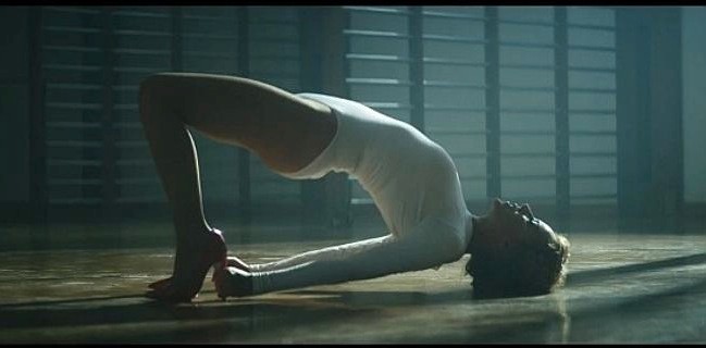 Kylie Minogue w klipie do 'Sexercize'