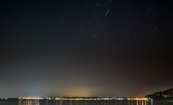 Nadchodzi noc spadających gwiazd. Kiedy będzie można oglądać deszcz meteorów?