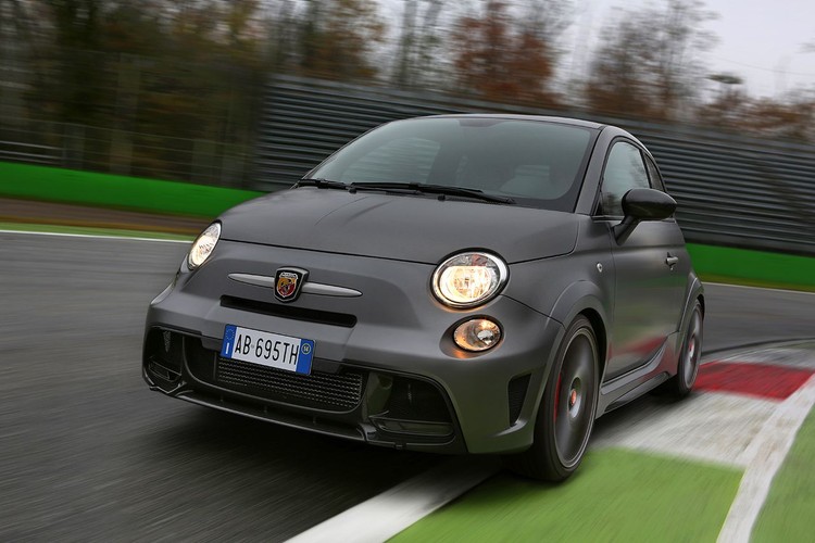 Abarth 695 biposto