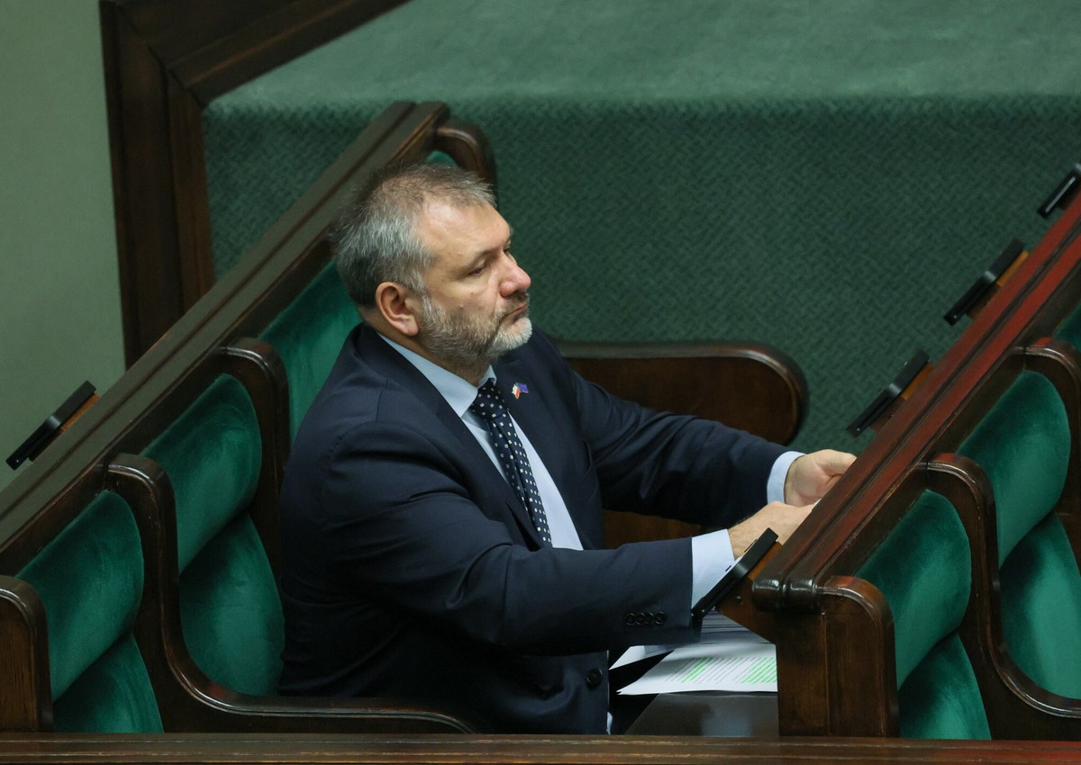 Waldemar Żurek spełnił nadzieje Donalda Tuska? Polacy zabrali głos [SONDAŻ]