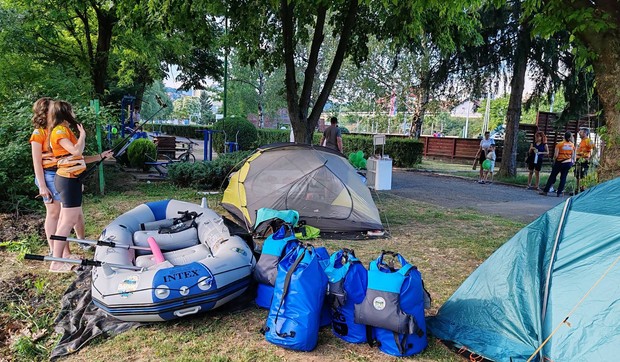Veslaju Južnom Moravom kako bi pomogli deci oboleloj od raka