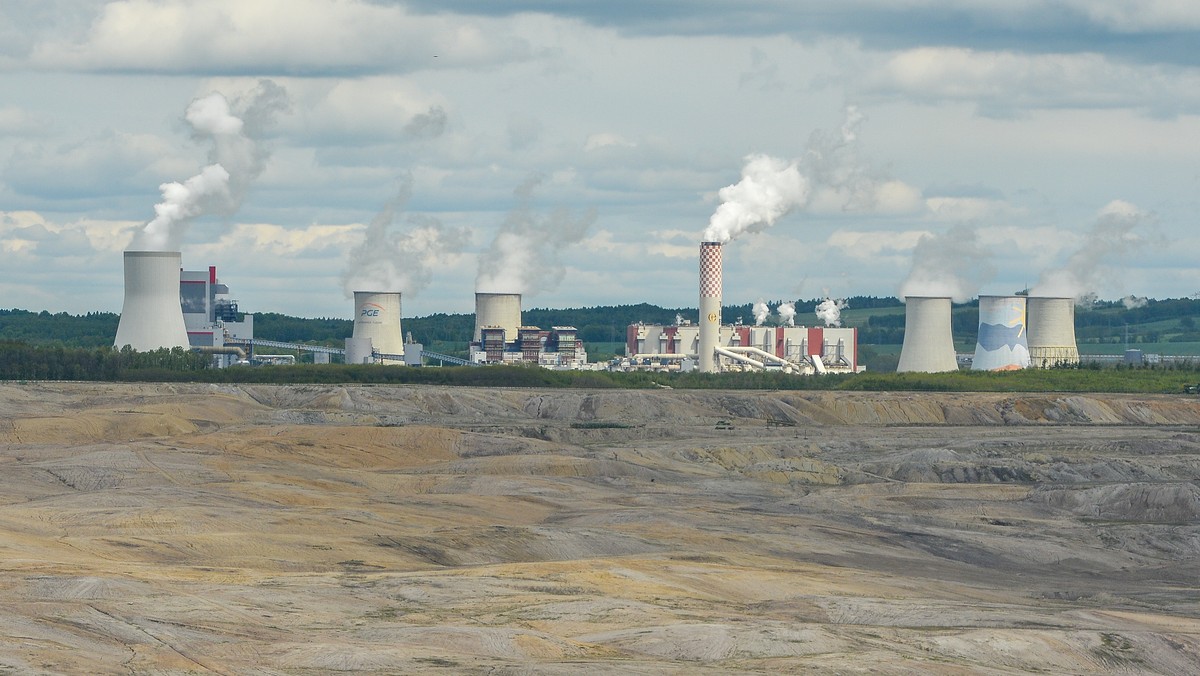 Turów. Kopalnia węgla brunatnego i elektrownia 