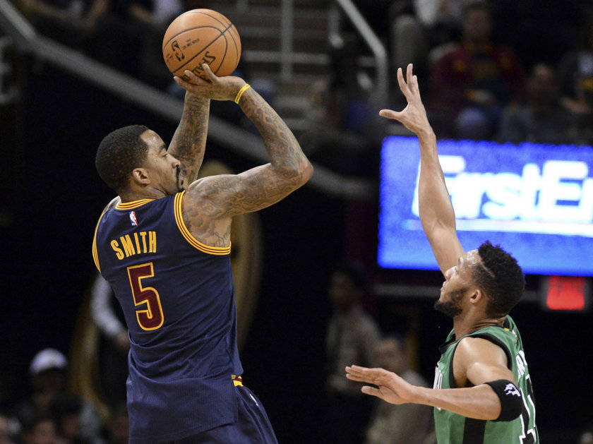 J. R. Smith z Cleveland Cavaliers pobił kibica. Ten domaga się od niego 2,5 mln dol.