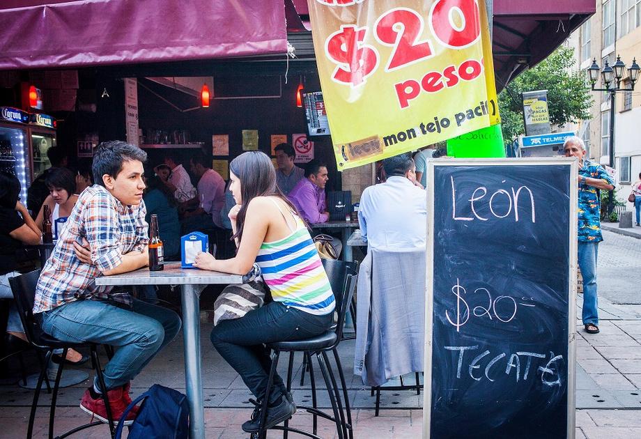Z Kasi perspektywy Meksykanie to otwarci i serdeczni ludzie [Génova street, Mexico City]