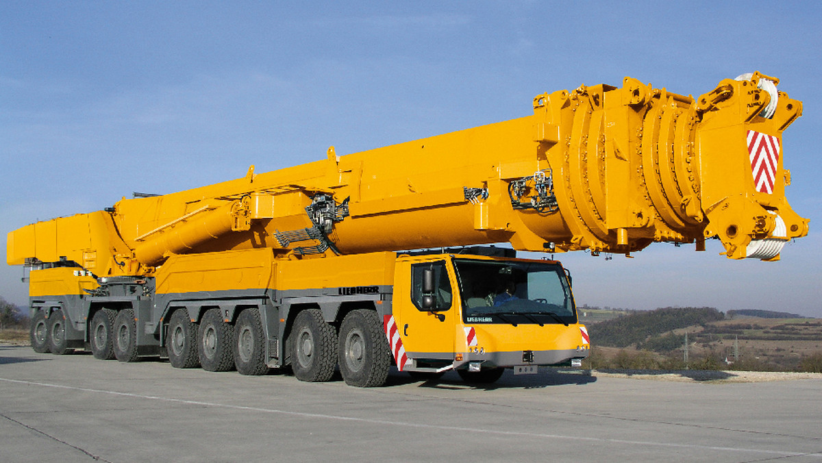 Oto Liebherr LTM 11200-9.1 - maszyna zdolna przemieścić na przykład 63-metrowej długości skrzydła największej na świecie turbiny powietrznej E-126. Ma ona nie tylko najdłuższe ramię, ale też największą moc: jest w stanie unieść w powietrze przedmiot, którego waga nie przekracza 1200 ton!