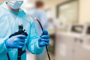 NFZ wprowadza dwa nowe zabiegi od 2026 r. Tysiące pacjentów skorzystają z innowacyjnego leczenia