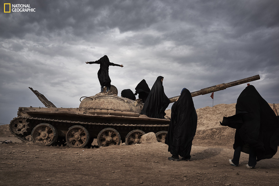 Wyróżnienie - Yanan Li - Overlooking Iraq from Iran (pol. Spojrzenie na Irak) / National Geographic  2015 Photo Contest