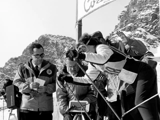 Podczas zawodów w Cortina d’Ampezzo w 1956 roku po raz pierwszy zastosowano pomiar za pośrednictwem systemu Quartz Recorder. 