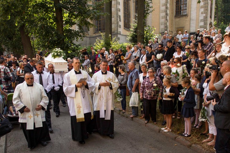 Pogrzeb 10-letniej Kamili z Kamiennej Góry