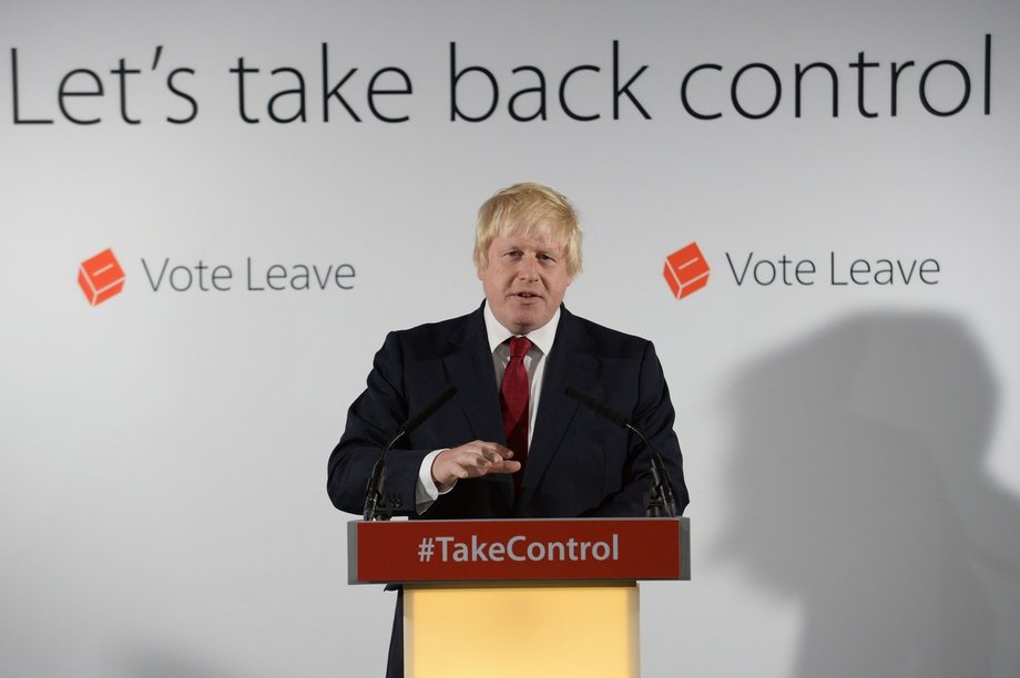 Boris Johnson na konferencji prasowej w ramach kampanii "Leave"