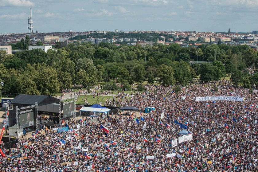 Ćwierć miliona Czechów wyszło na ulice
