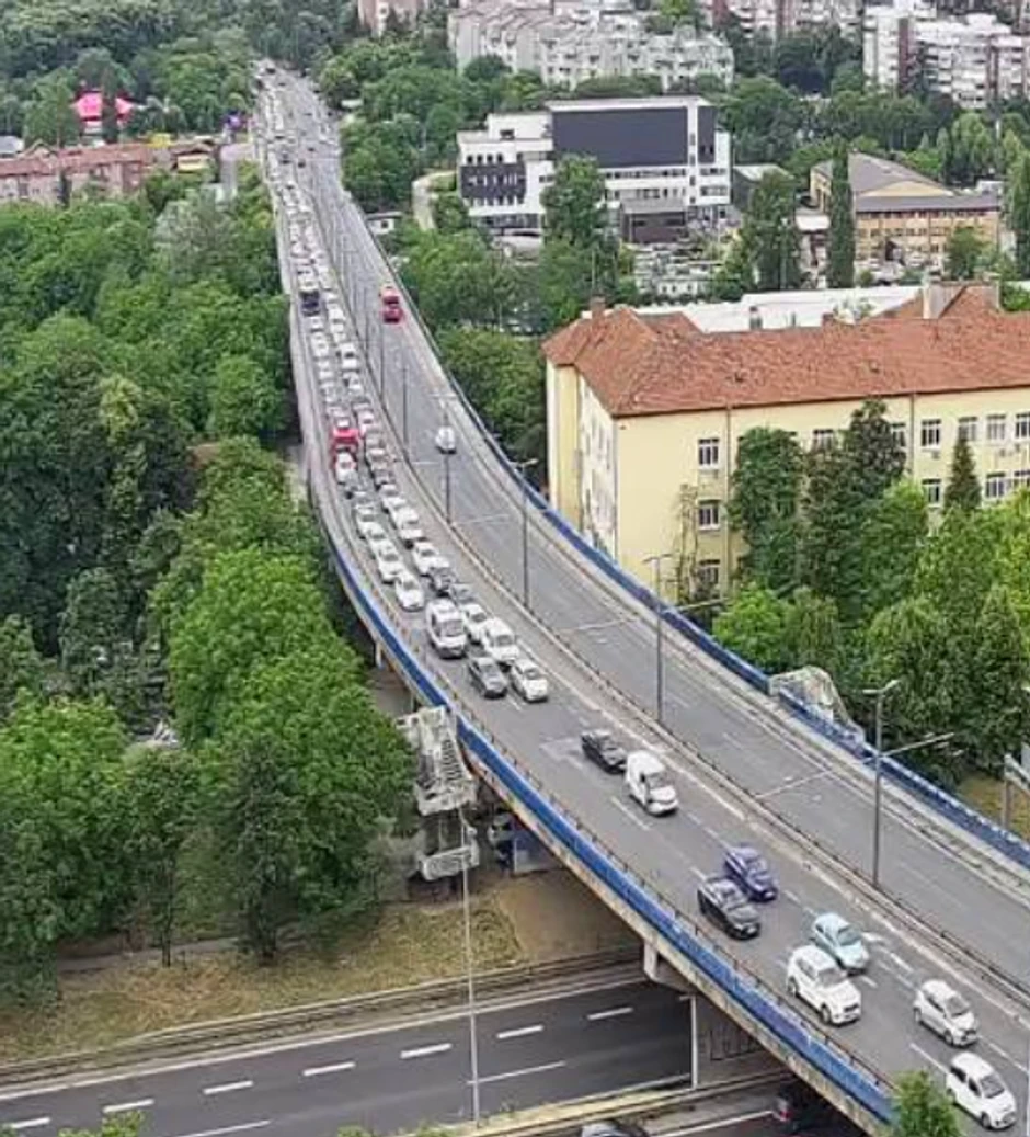 Gužve na Plavom mostu