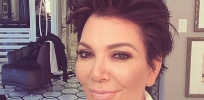 Kris Jenner kombinuje z twarzą?