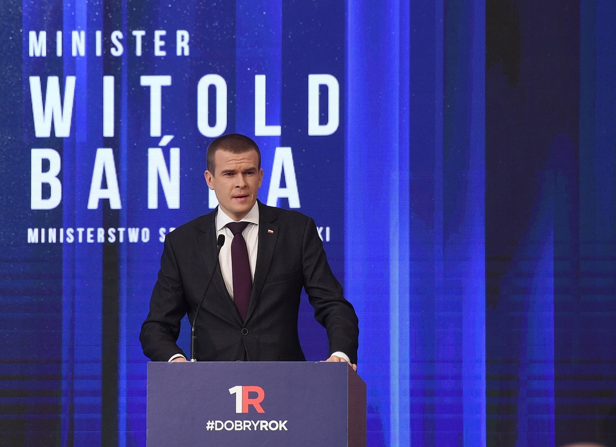 Minister sportu i turystyki Witold Bańka przedstawia sprawozdanie z pracy swojego resortu.