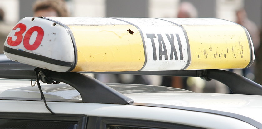 Pracownicy zarabiają na przejazdach służbową taksówką!