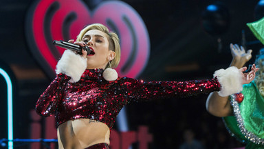 Miley Cyrus na scenie w samej bieliźnie