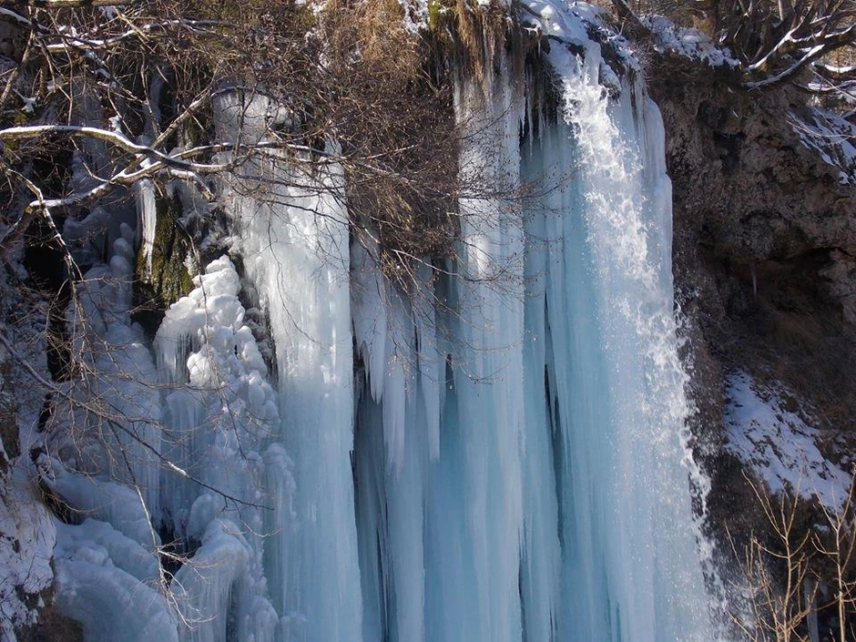 Vodopad u zlatiborskom selu Gostilje: Lep i kada se zaledi