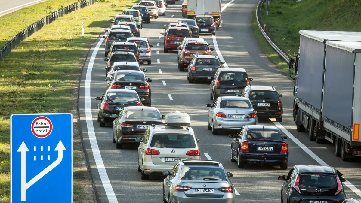 Kilkanaście kilometrów liczył ok. godz. 10 rano zator, który powstał przed punktem poboru opłat w Nowej Wsi koło Torunia na autostradzie A1 w kierunku Gdańska. 