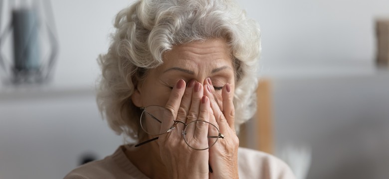 Seniorzy mają tylko 12 dni, żeby to zrobić. Inaczej mogą nie otrzymać emerytury. ZUS ma prawo wstrzymać lub nawet wycofać przelew