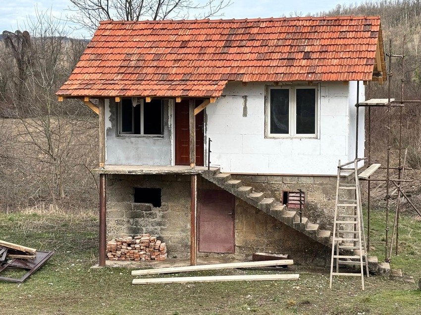 Dvojica mladića stradala u vikendici na obali Drine