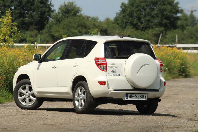 Toyota RAV4: na błoto i do miasta