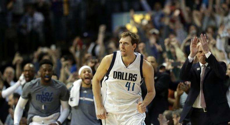 Dirk Nowitzki became only the sixth player in NBA history to reach 30,000 career points with a fadeaway jump shot in the second quarter against the Los Angeles Lakers