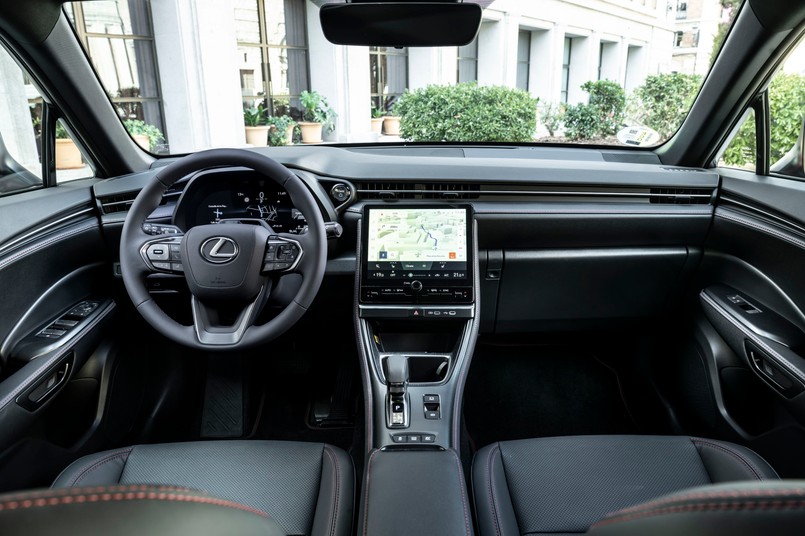 Lexus LBX