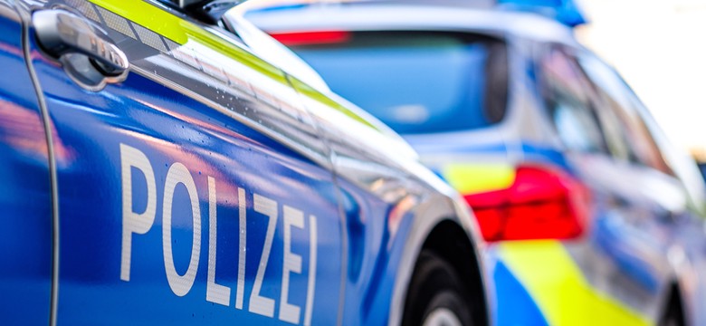 Masowa bijatyka w Niemczech. Grupa mężczyzn skandowała radykalne hasła