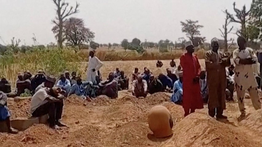 Smrteľný útok ozbrojeného gangu na dedinu v severnej Nigérii