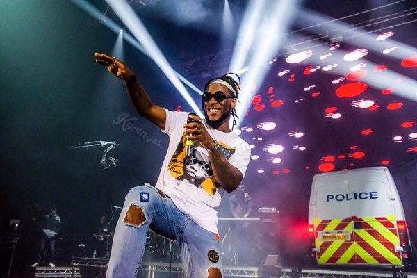 Burna Boy on stage at the Life On The Outside Tour in London capping off his best year yet [BurnaBoy] 