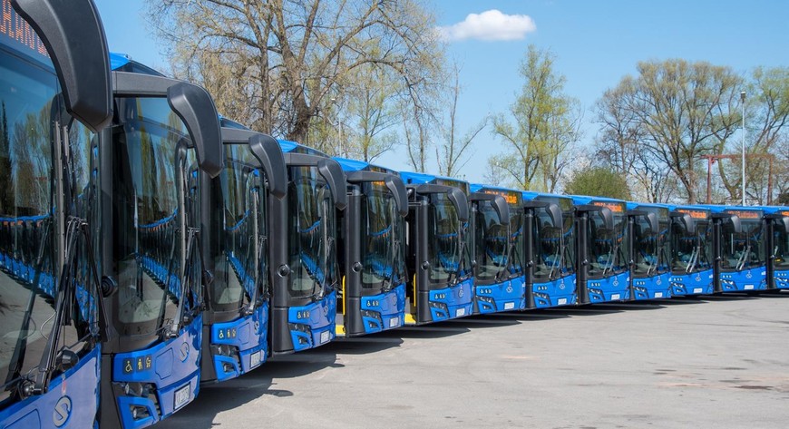 Nowe autobusy będą kursować na liniach miejskich, w tym 102, 120, 123, 148, 160, 168 i 192, a także aglomeracyjnych, m.in. 264, 274 i 299.