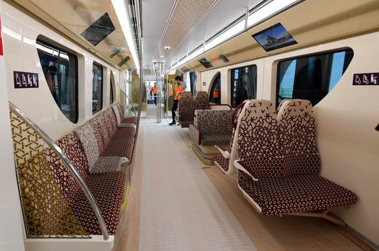 Wnętrze kolejki metra w stolicy Kataru