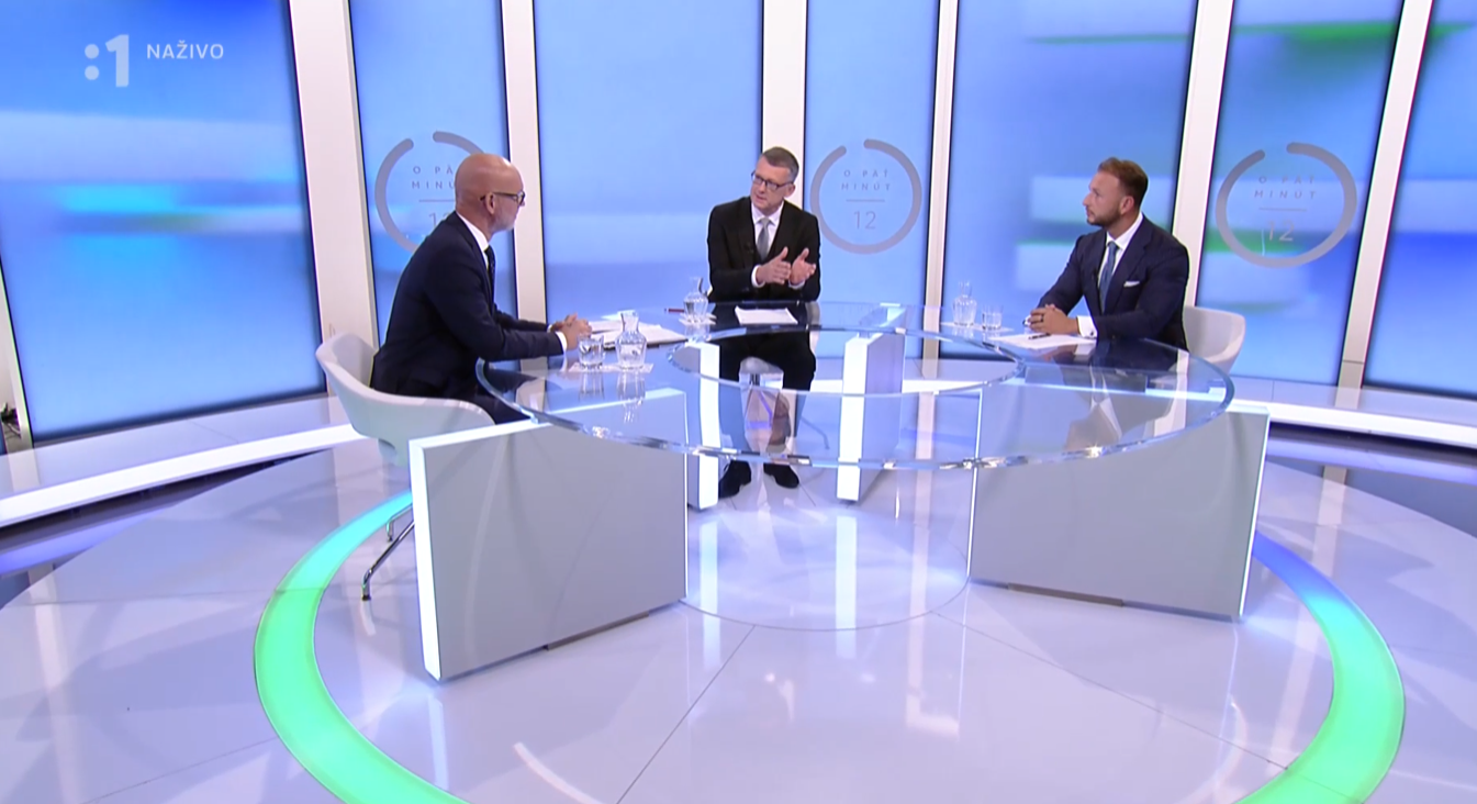 Branislav Gröhling a Matúš Šutaj Eštok v diskusnej relácii STVR O 5 minút 12.