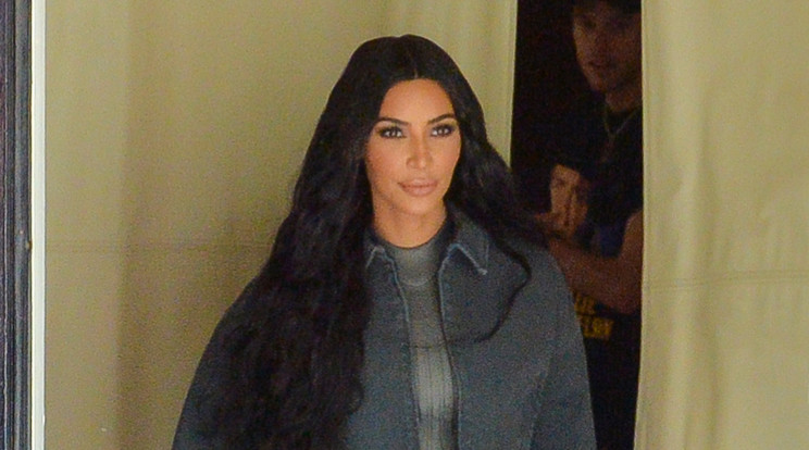 Kim Kardashian szingliként is sugárzik /Fotó: Northfoto 