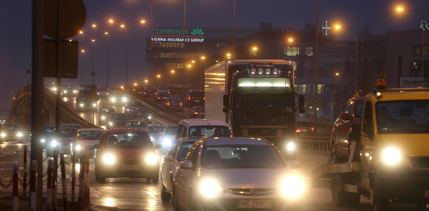 Przez korki tracisz średnio 3,3 tys. zł rocznie