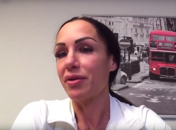 "Gurnuo me je niz STEPENICE, dok sam NOSILA DECU" Bivša rijaliti učesnica prošla pakao sa bivšim mužem - MAJKA JOJ PET PUTA ZAKAZIVALA PREKID TRUDNOĆE: "Bežala sam od kuće" 