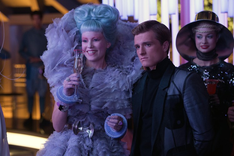Elizabeth Banks i Josh Hutcherson w fimie 'Igrzyska śmierci: W pierścieniu ognia'